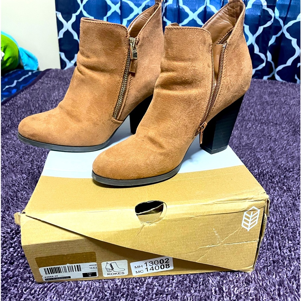 Used in good condition color cognac size 8 heal 3 inch